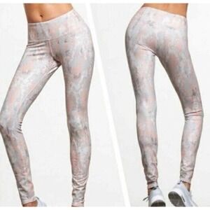 Alo Yoga Tropical Airbrush Python Peach Leggings Size M running Hiking Walking